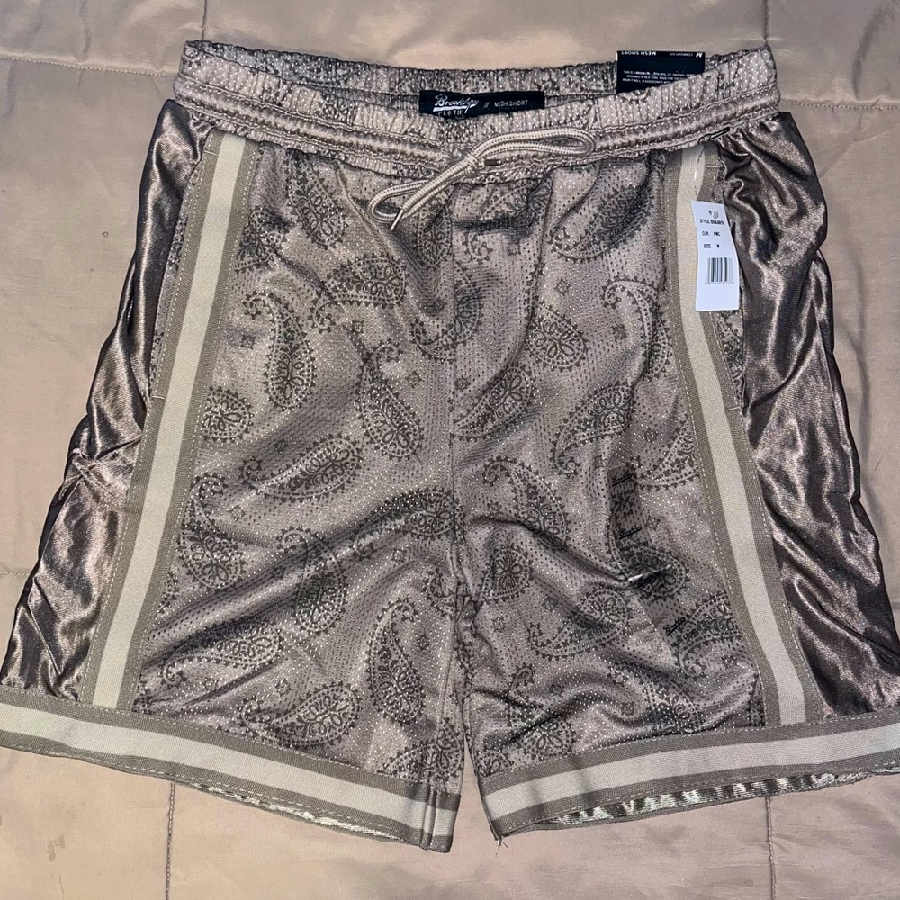 Brooklyn Cloth Men’s Medium Tan Paisley Mesh Athletic Elastic Drawstring Shorts